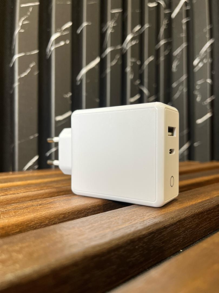 شارژر 75 وات با درگاه وردی USB و Type cکه میتونی باهاش لپتاپتم شارژ کنی